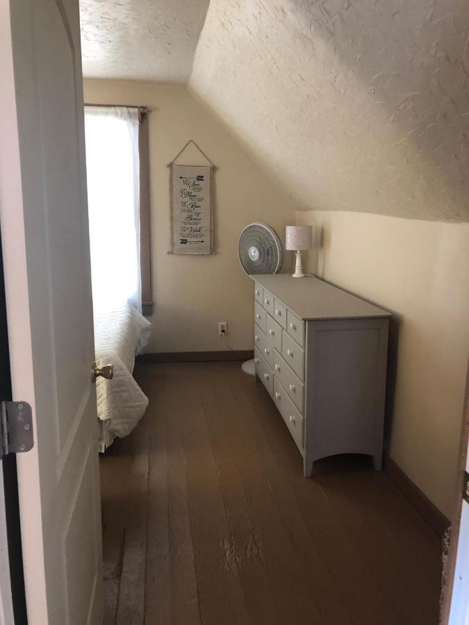 Downtown 2 Bedroom Cottage, Sleeps 6, Walking Distance To Honeywell, Downtown Restaurants, Shopping Wabash Zewnętrze zdjęcie