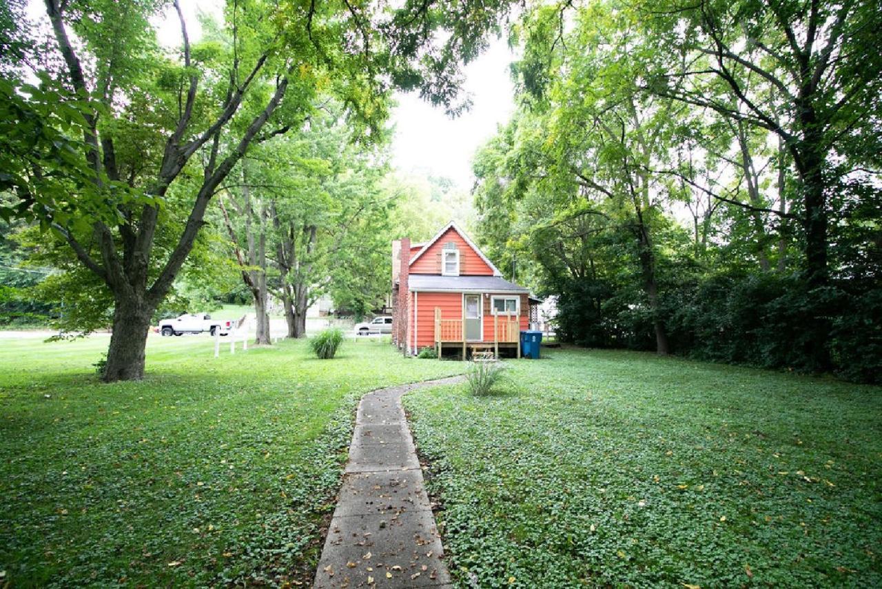 Downtown 2 Bedroom Cottage, Sleeps 6, Walking Distance To Honeywell, Downtown Restaurants, Shopping Wabash Zewnętrze zdjęcie
