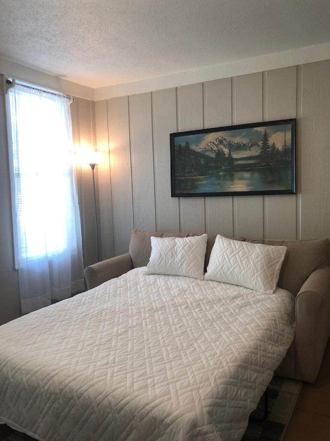 Downtown 2 Bedroom Cottage, Sleeps 6, Walking Distance To Honeywell, Downtown Restaurants, Shopping Wabash Zewnętrze zdjęcie