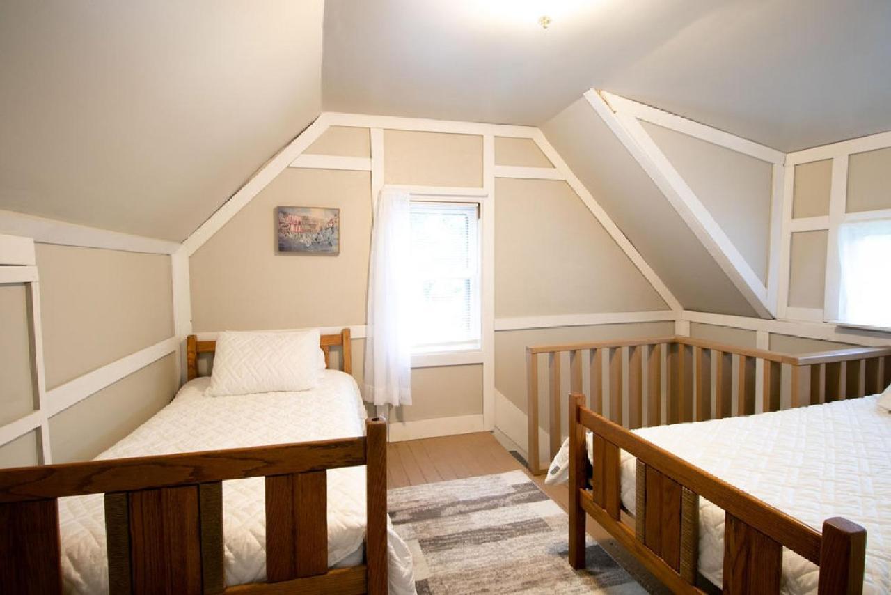Downtown 2 Bedroom Cottage, Sleeps 6, Walking Distance To Honeywell, Downtown Restaurants, Shopping Wabash Zewnętrze zdjęcie