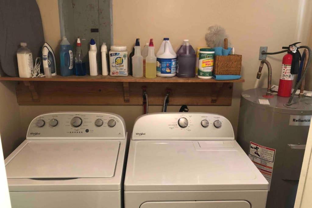 Downtown 2 Bedroom Cottage, Sleeps 6, Walking Distance To Honeywell, Downtown Restaurants, Shopping Wabash Zewnętrze zdjęcie