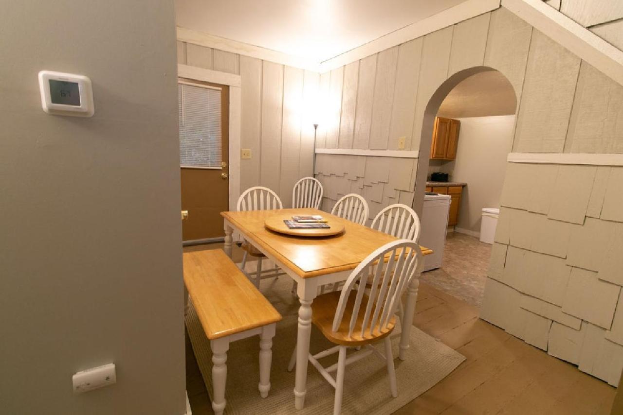 Downtown 2 Bedroom Cottage, Sleeps 6, Walking Distance To Honeywell, Downtown Restaurants, Shopping Wabash Zewnętrze zdjęcie