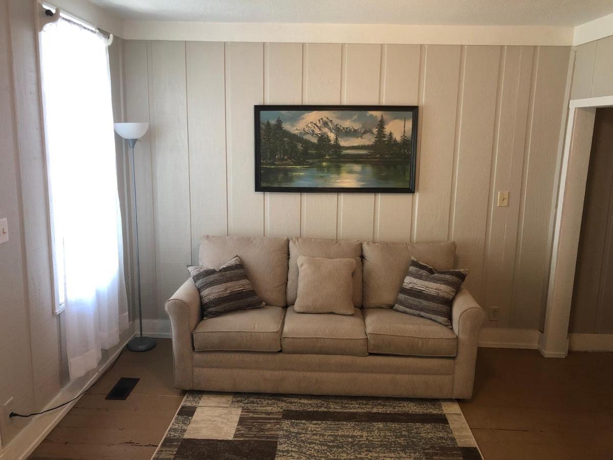 Downtown 2 Bedroom Cottage, Sleeps 6, Walking Distance To Honeywell, Downtown Restaurants, Shopping Wabash Zewnętrze zdjęcie
