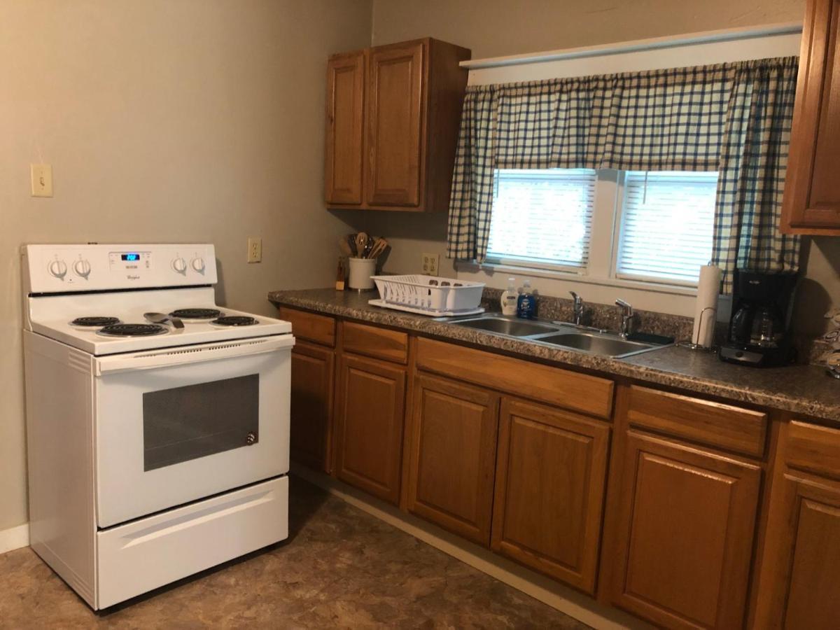 Downtown 2 Bedroom Cottage, Sleeps 6, Walking Distance To Honeywell, Downtown Restaurants, Shopping Wabash Zewnętrze zdjęcie